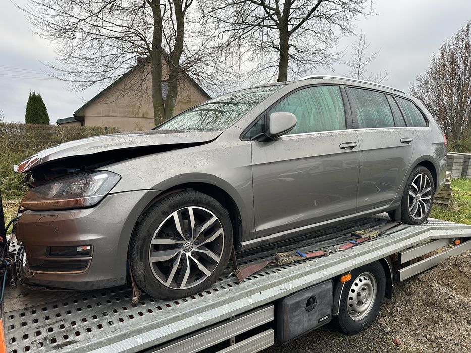 VW golf 7 kombi 2.0 tdi uszkodzony