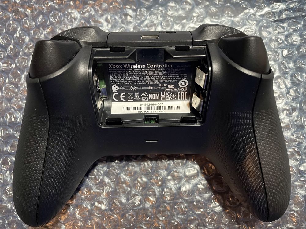 Xbox Controller 1914 Carbon Black в ідеальному стані