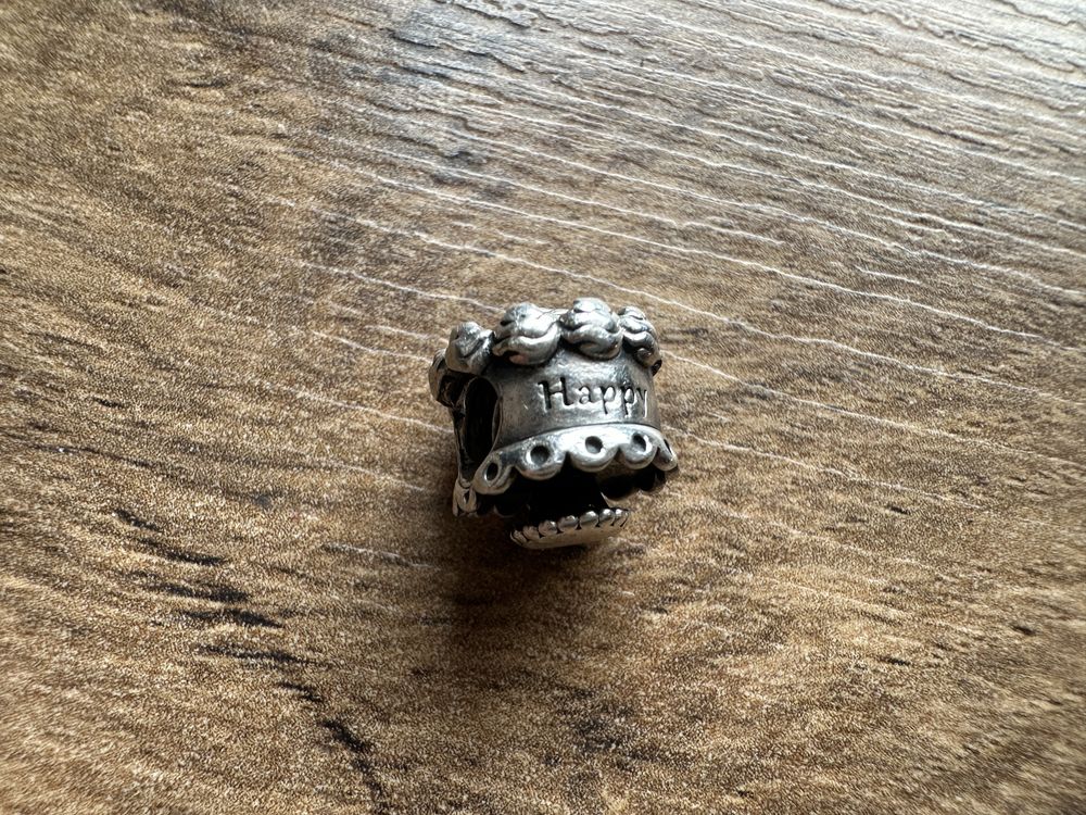 Pandora charms tort