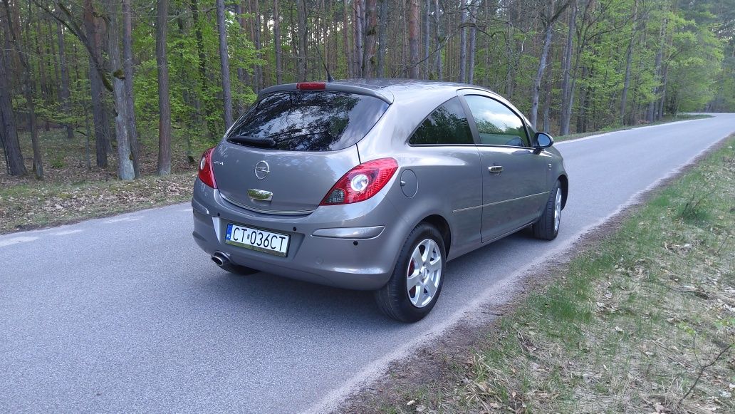 Opel Corsa d 1,4 benzyna