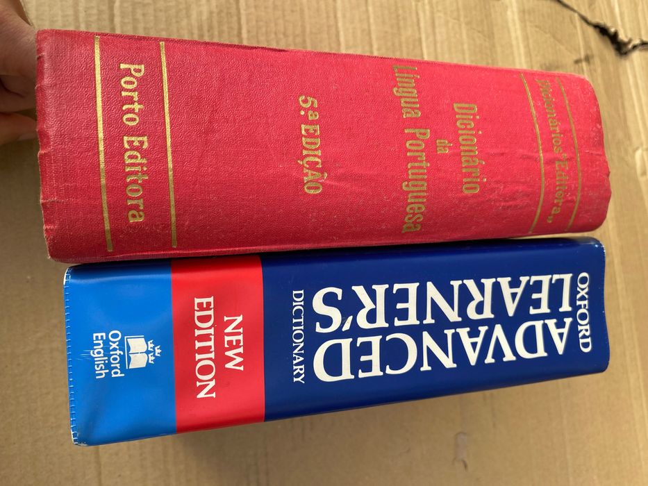 Dicionário da língua portuguesa e Oxford