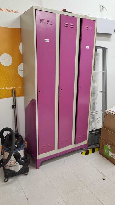 Armário vestiário de 3 portas