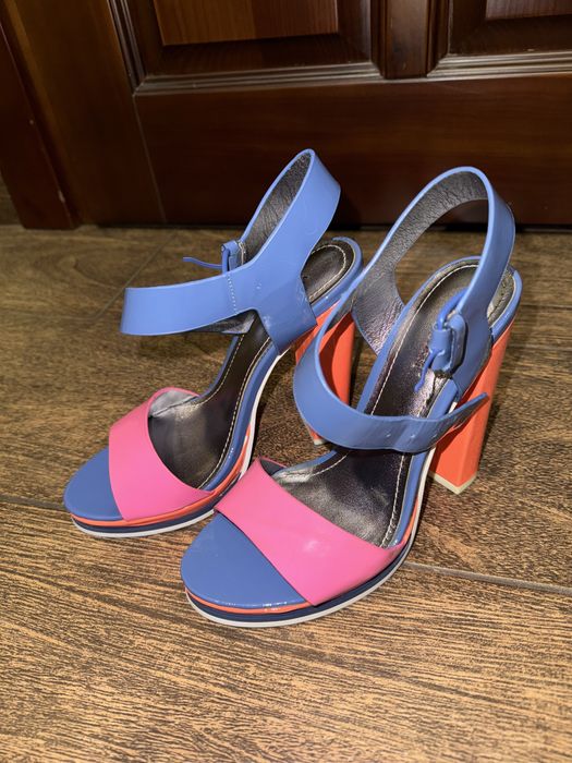 Босоніжки на каблуку vitto rossi 37 розмір