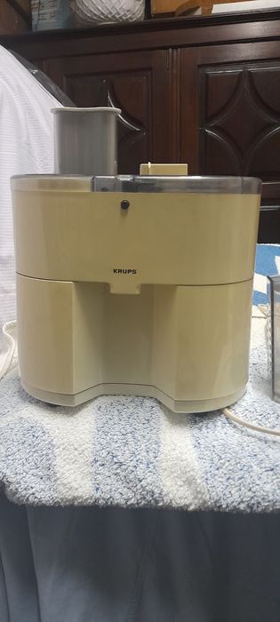 Máquina de sumos Krups