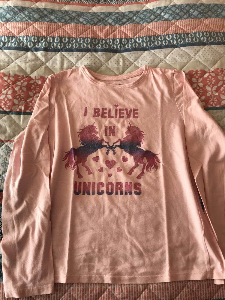 T shirt com unicórnios