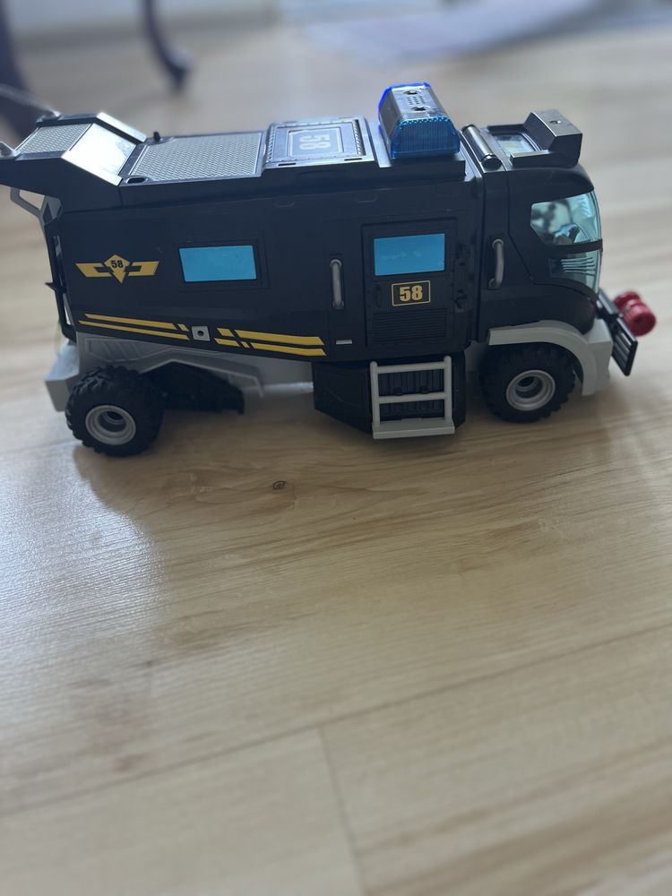 Zabawka wóz policyjny policja playmobil city action