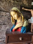 Gipsowe popiersie Matki Bożej Bolesnej Maryja
