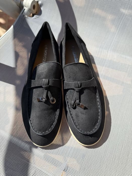 Чорні замшеві лофери