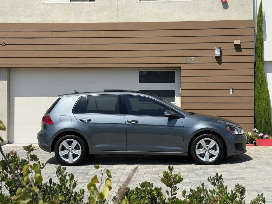 Volkswagen Golf      2017