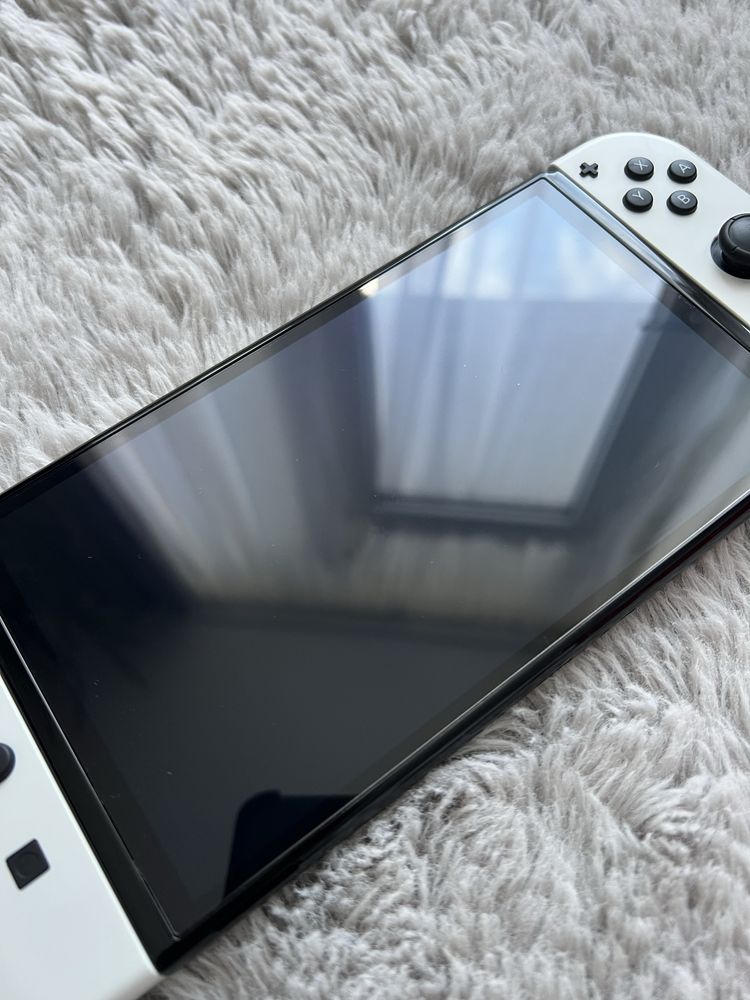 Nintendo Switch Oled + Чохол + Оригінальний Геймпад