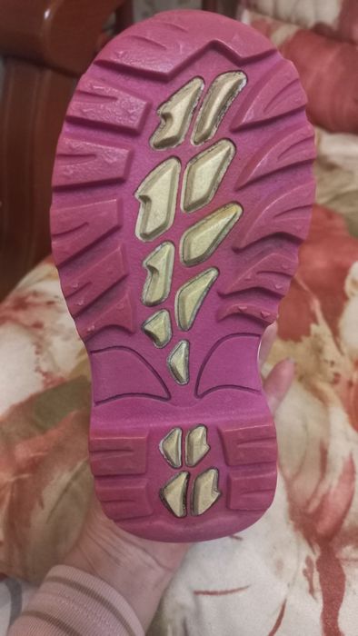 Сапожки, ботинки,дутики,сніготопи  для дівчинки