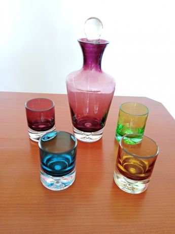 Peça vidro para licor com 4 copos