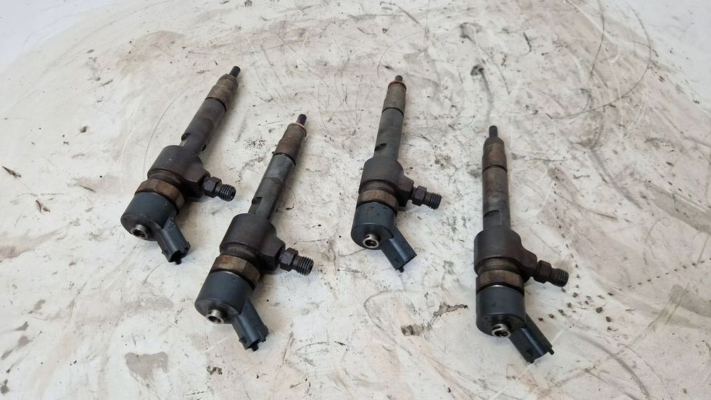 Wtryskiwacze Komplet Opel Saab 93/9-3/1.9 Tid 120km