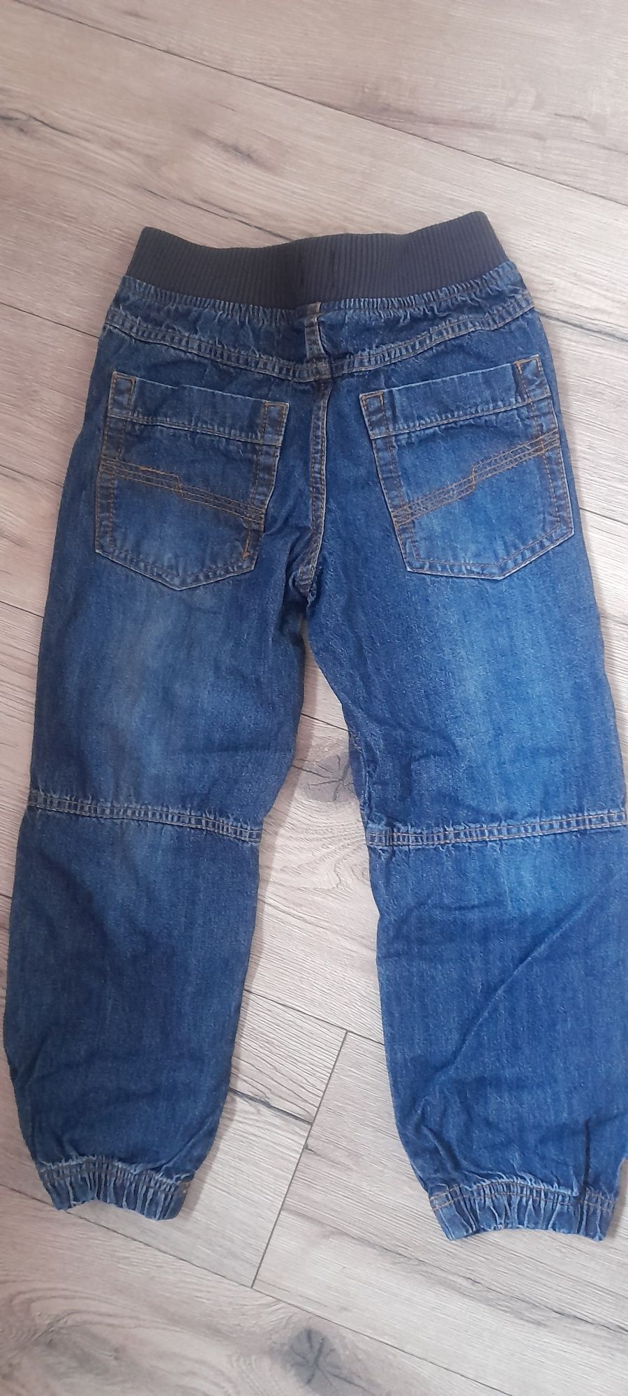 Chłopięce spodnie jeansowe F&F rozm 122