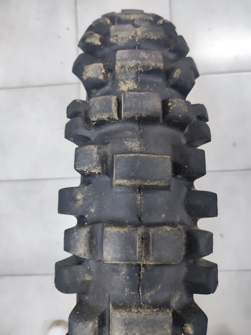 2 pneus Rinaldi usados