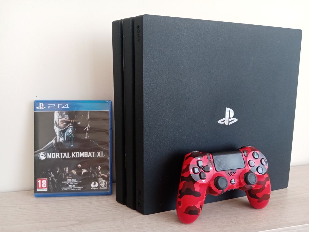 Konsola Ps4 pro 1tb z dwiema grami