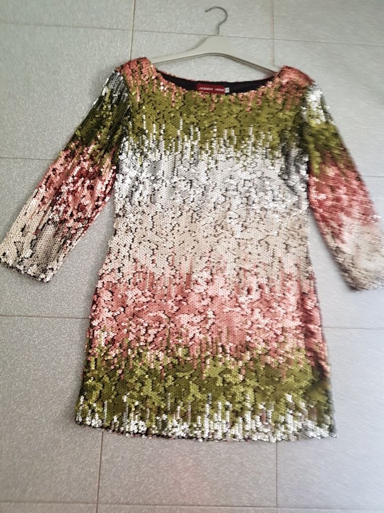 Vestido de lantejoulas mini de cerimônia ou finali, justo muito bonito