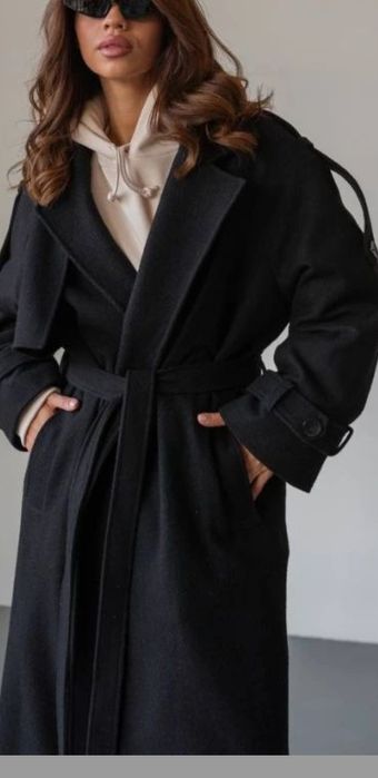 Стильне вишукате пальтт жіноче