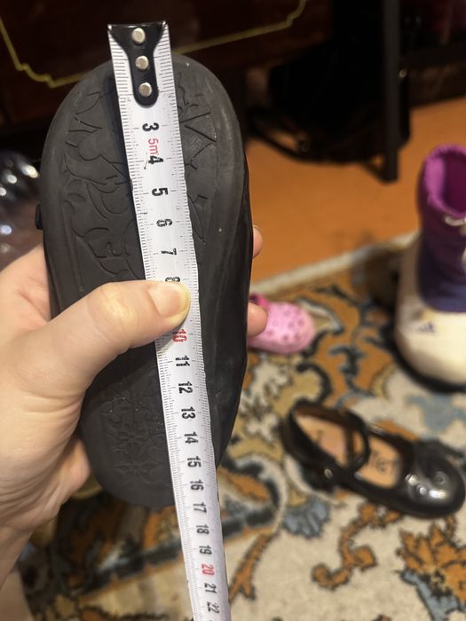 Віддам дитяче взуття