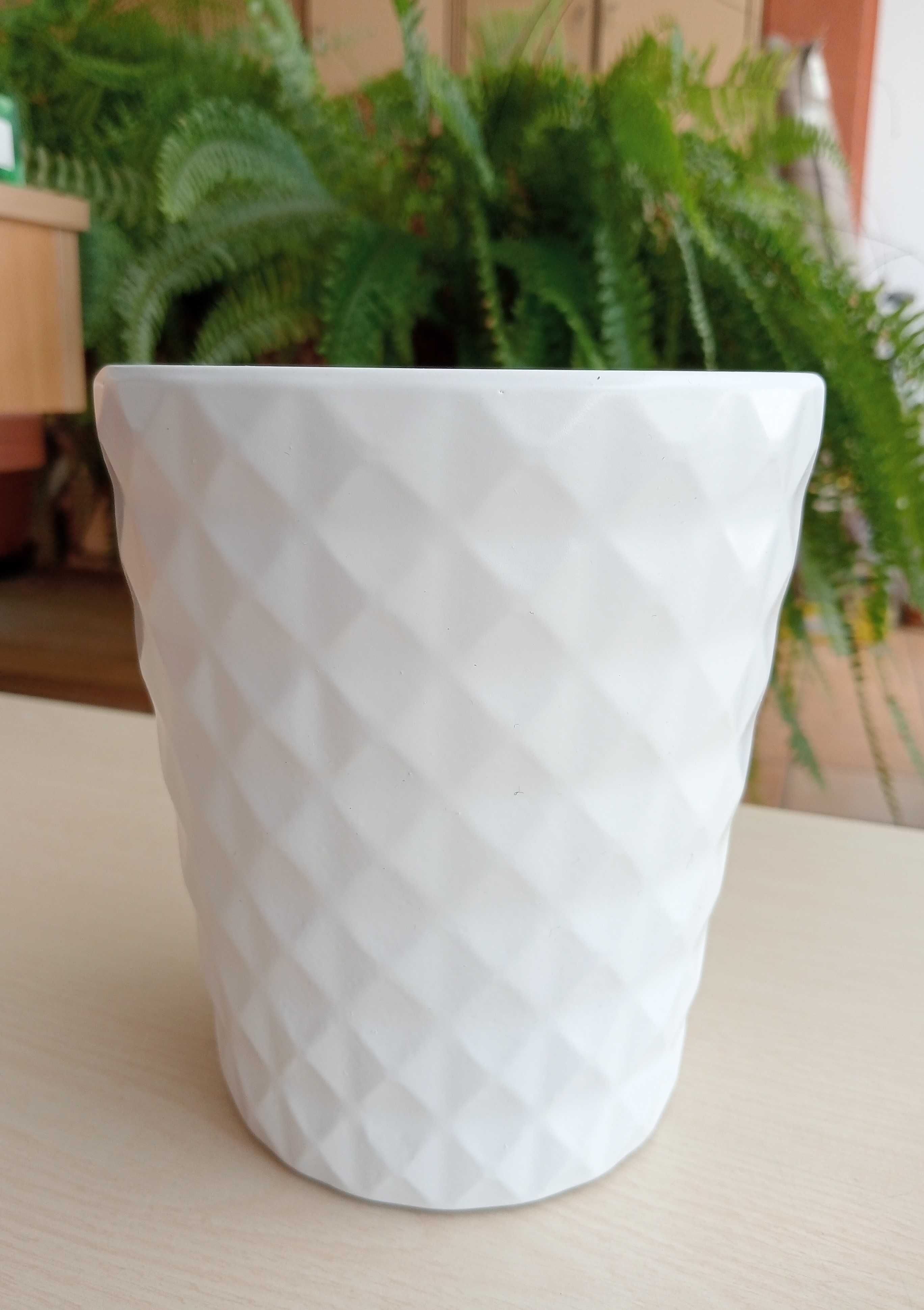 BORNEO Osłonka ceramiczna biała doniczka 14,5 cm