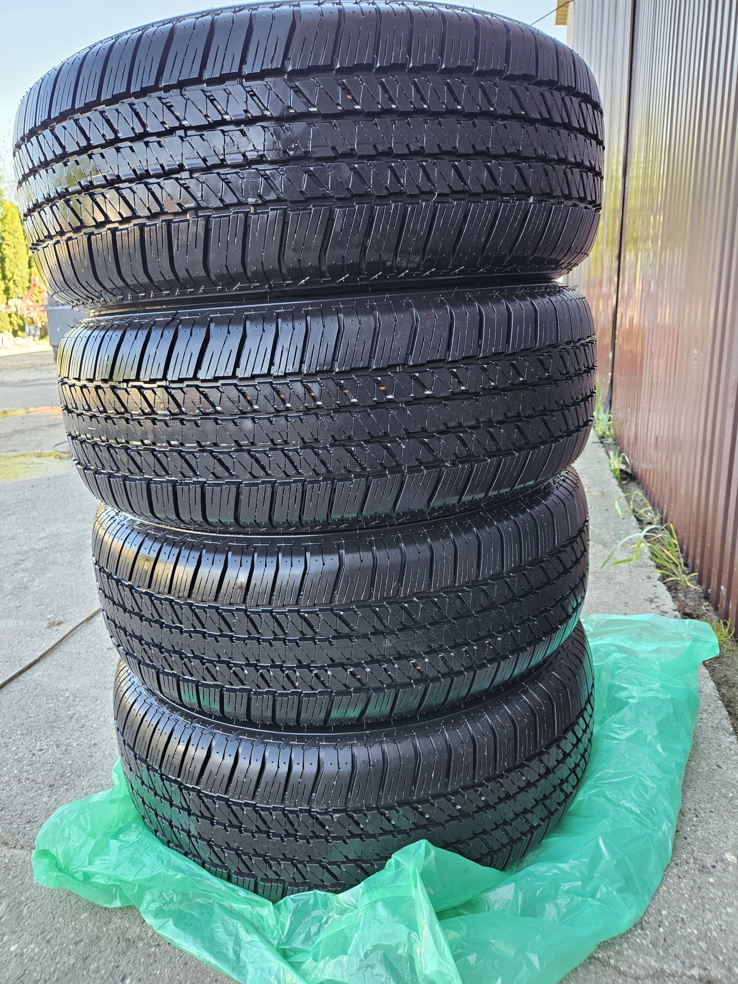 Bridestone 265/60R18