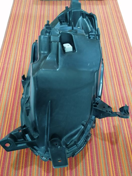 Óptica direita Nissan Micra III k12