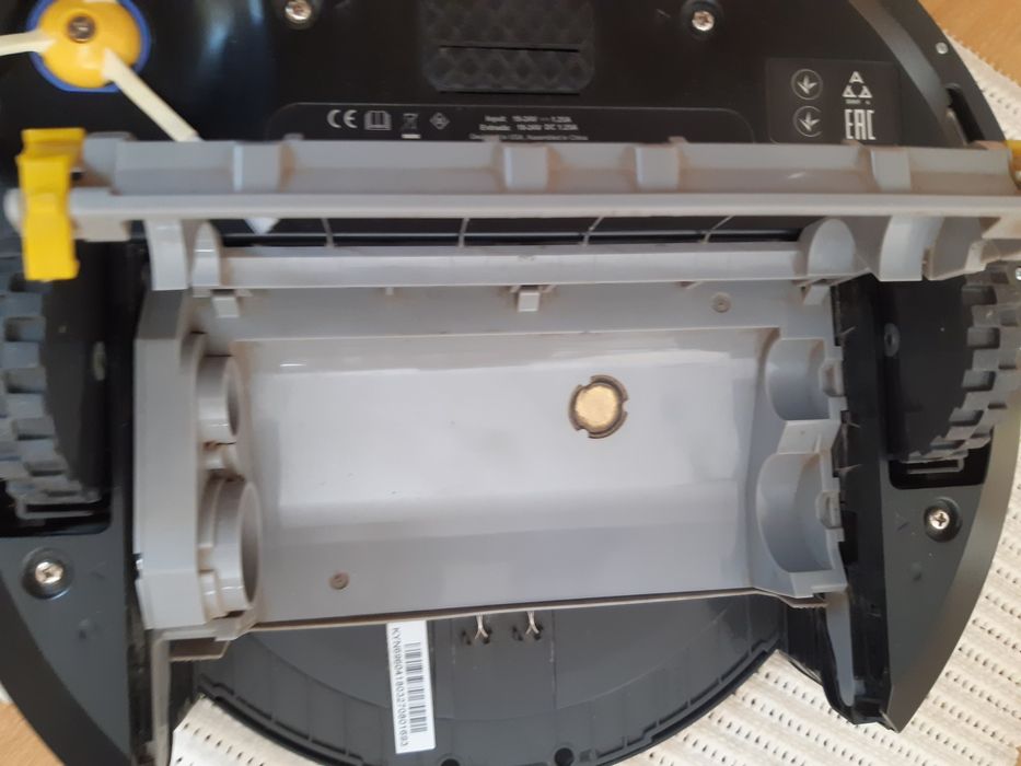 Roomba 696 ze stacją dokującą