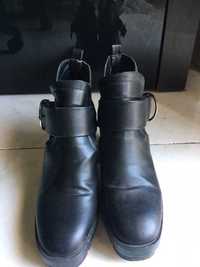 bota negra estilo gótico rock, ou não! zara t39