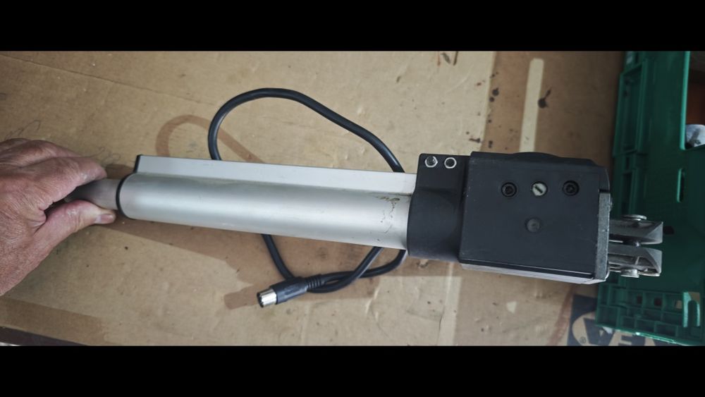 Motor eléctrico para movimentação de sofás