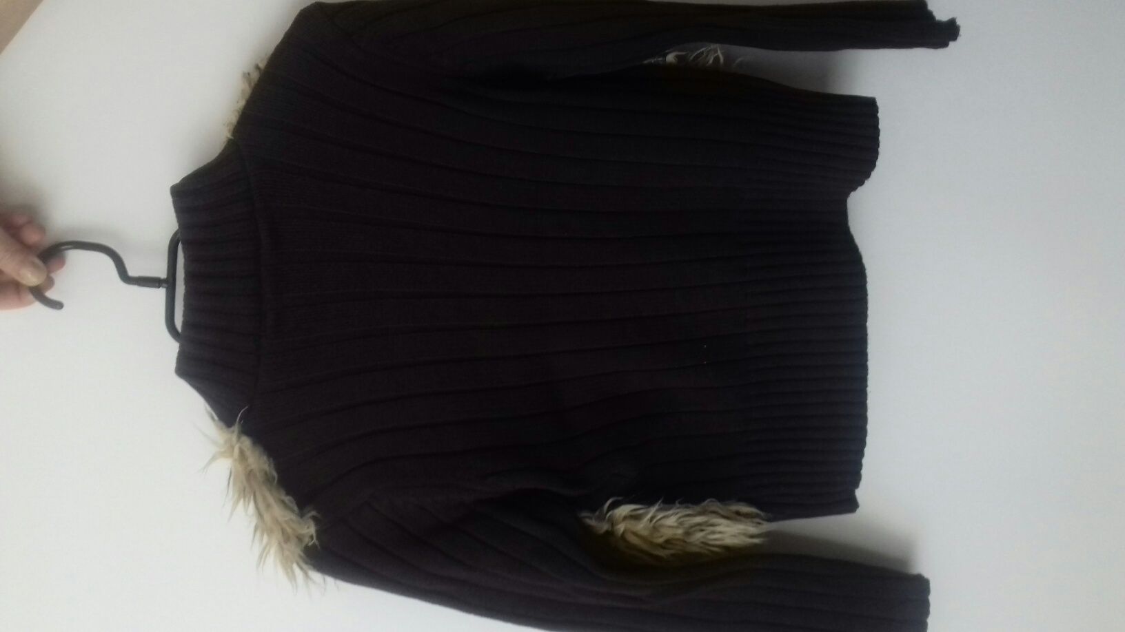 Sweter dziewczęcy