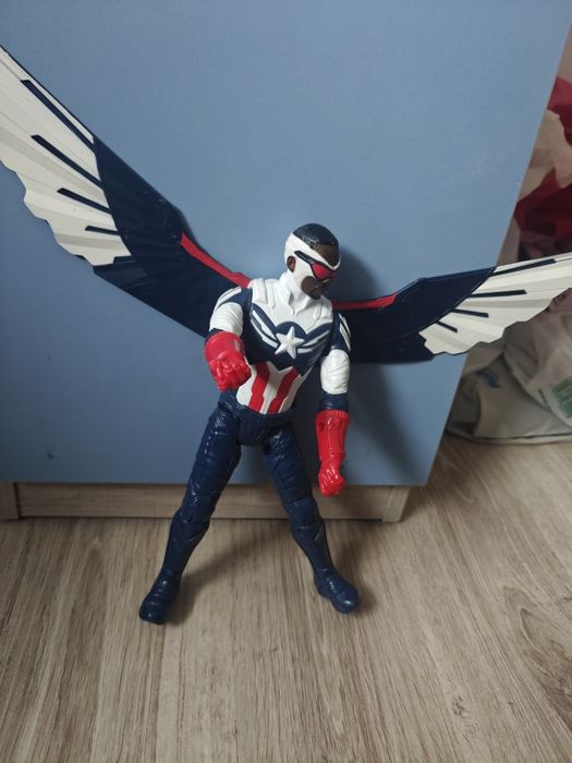 Figurka kapitan Ameryka