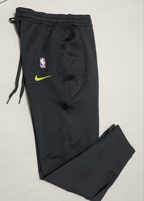 Спортивні брюки Nike