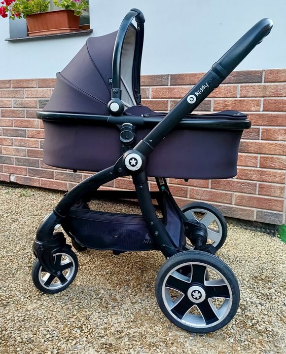 Wózek dziecięcy głęboki firmy Kiddy