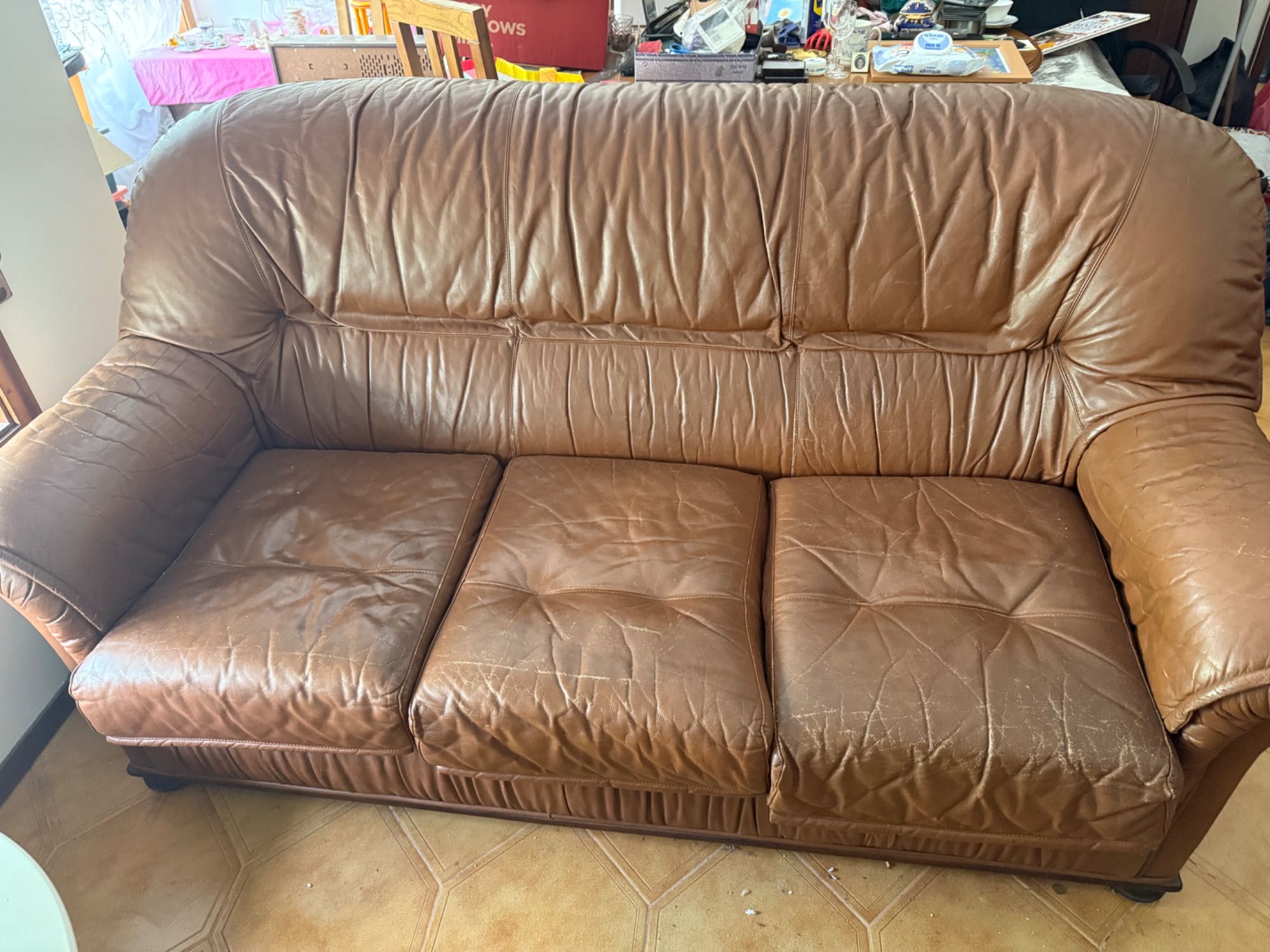 Conjunto de sofás em pele