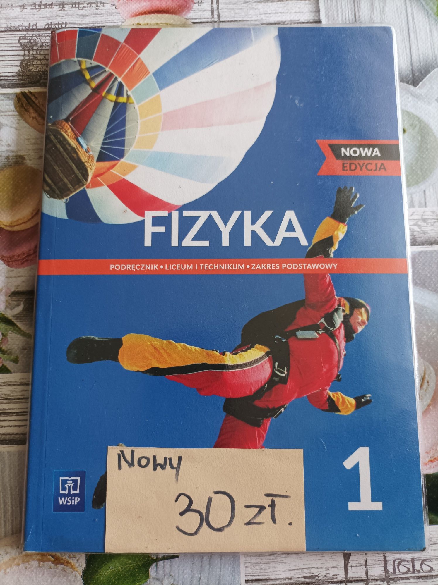Nowa. Fizyka klasa 1.
