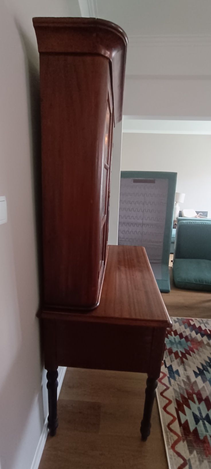 Armário estilo antigo para sala