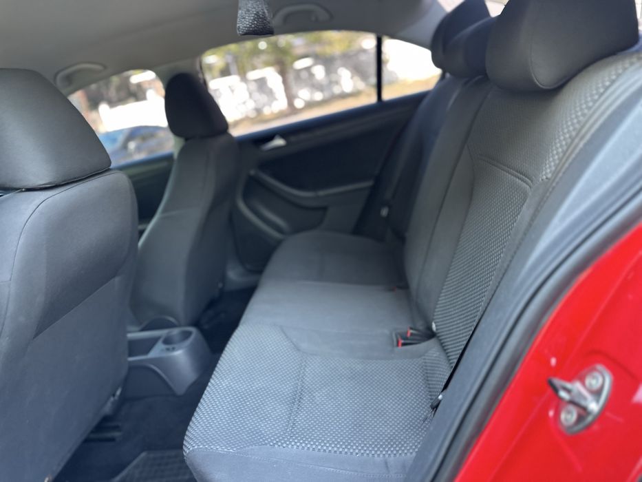 Volkswagen Jetta 2012 2,0 газ/бензин