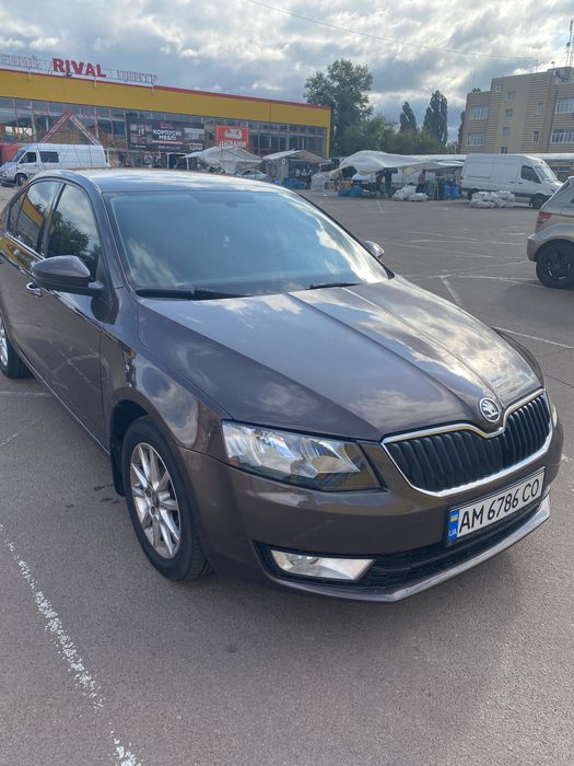 Продаж власного авто Skoda A7 (ліфтбек) 2013 року 1.4