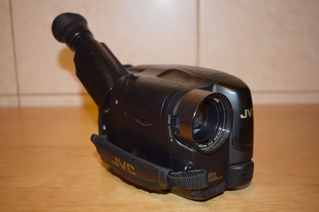 Kamera JVC Compact VHS GR-AX270E zoom 18x (klapka się nie domyka)