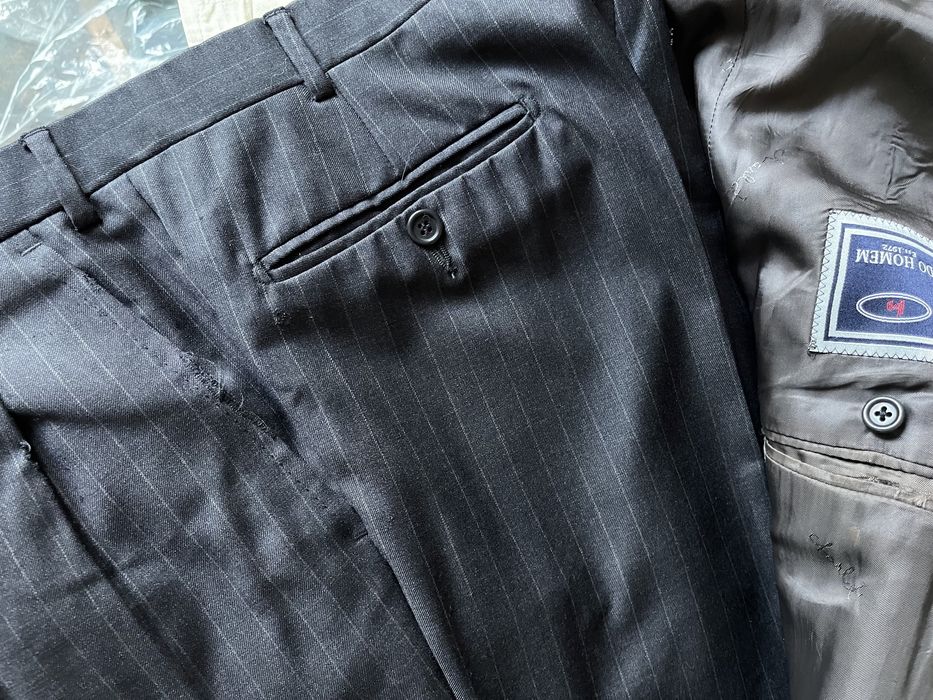 Fato Cinza com Riscas (Homem)