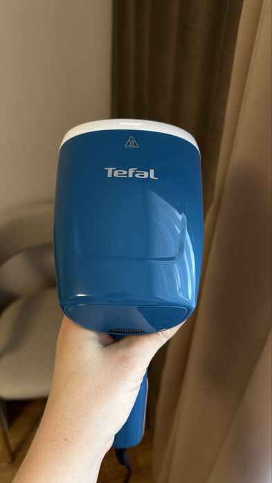 Вертикальний ручний відпарювач Tefal  DT6130E0