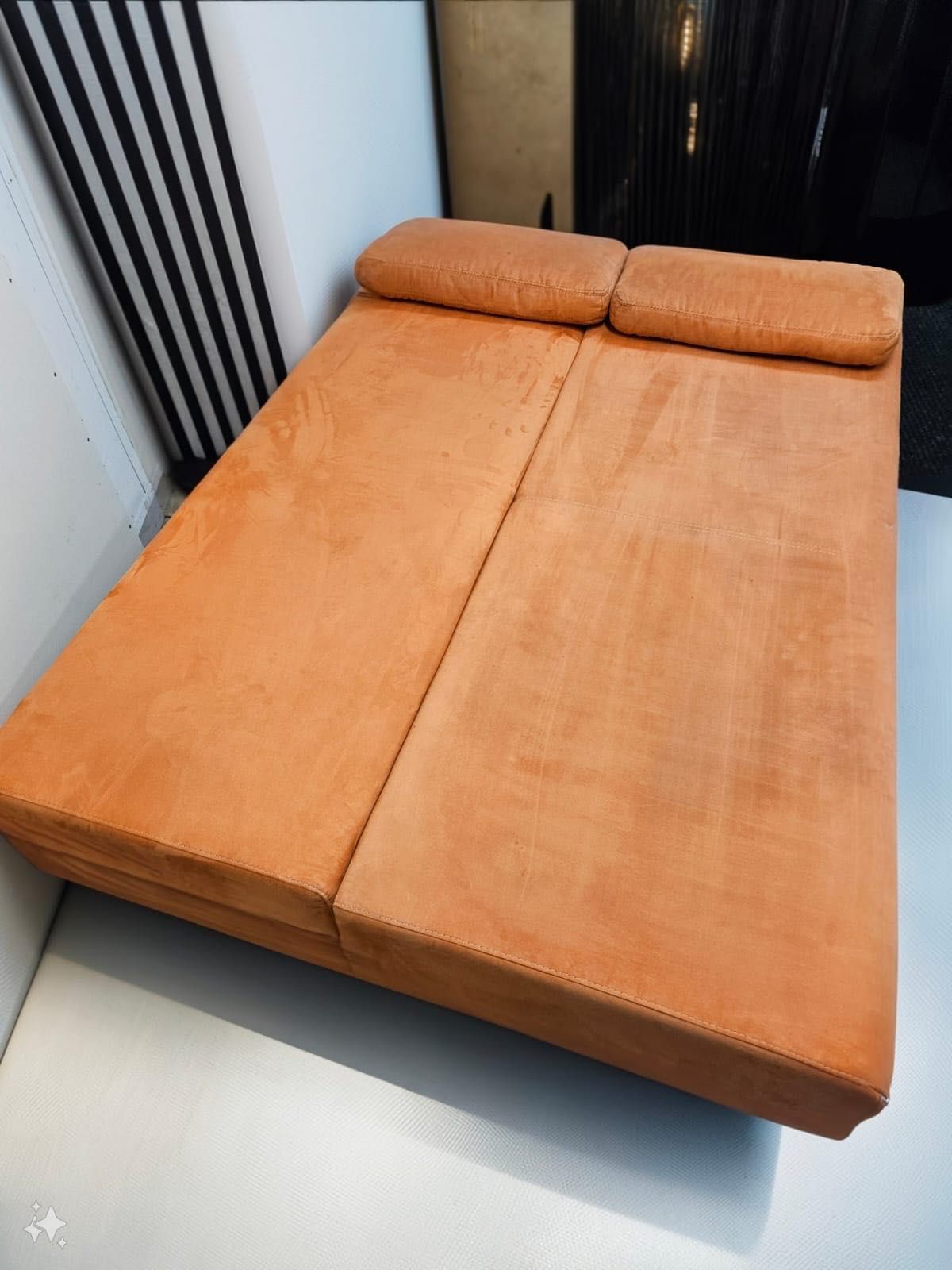 Sofa/łóżko pomarańczowe
