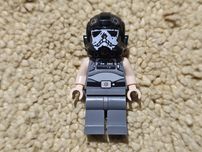 Figurka Lego Star Wars sw1018 Griff Halloran z hełmem Black Ace Skull