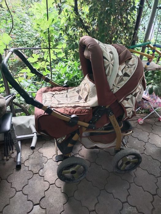 Дитяча коляска в доброму стані
