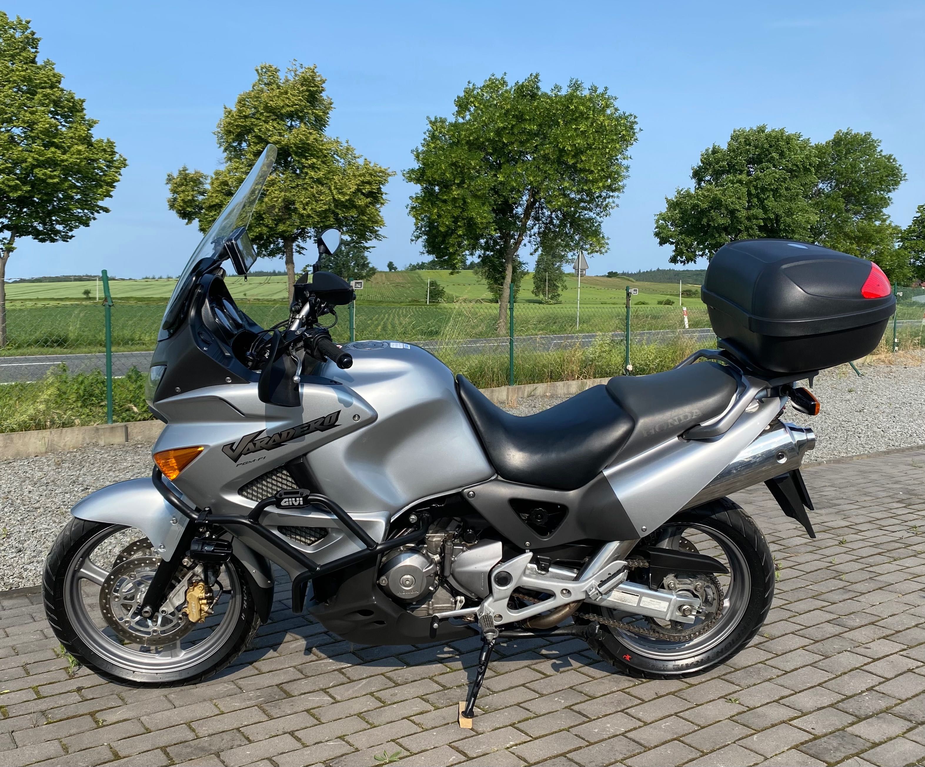 Honda varadero 1000 sd02 ABS nowe opony gmole manetki zadbany