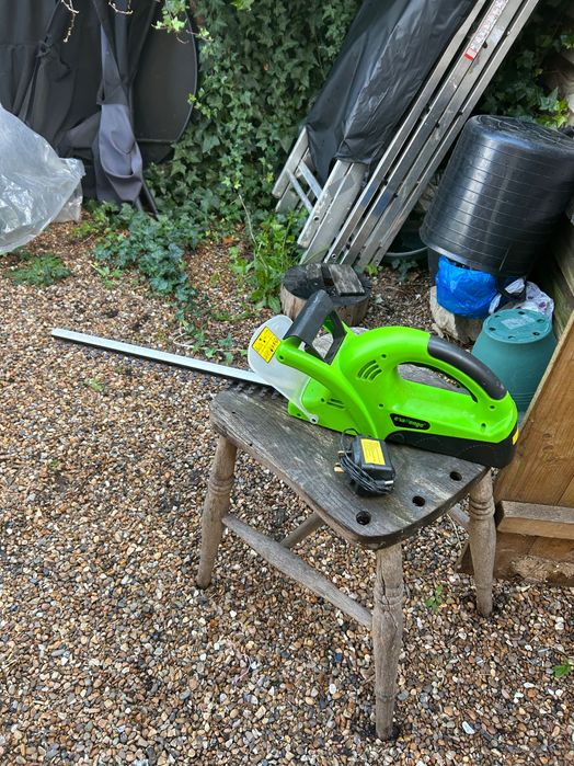 Кущоріз на акумолятор