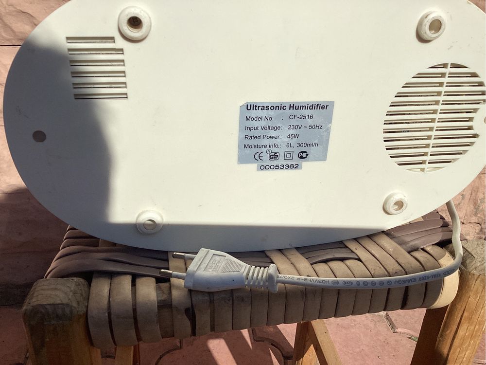 Продам зволожувач повітря COMEFRESH CF 2516