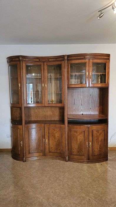 Móvel de sala em madeira maciça