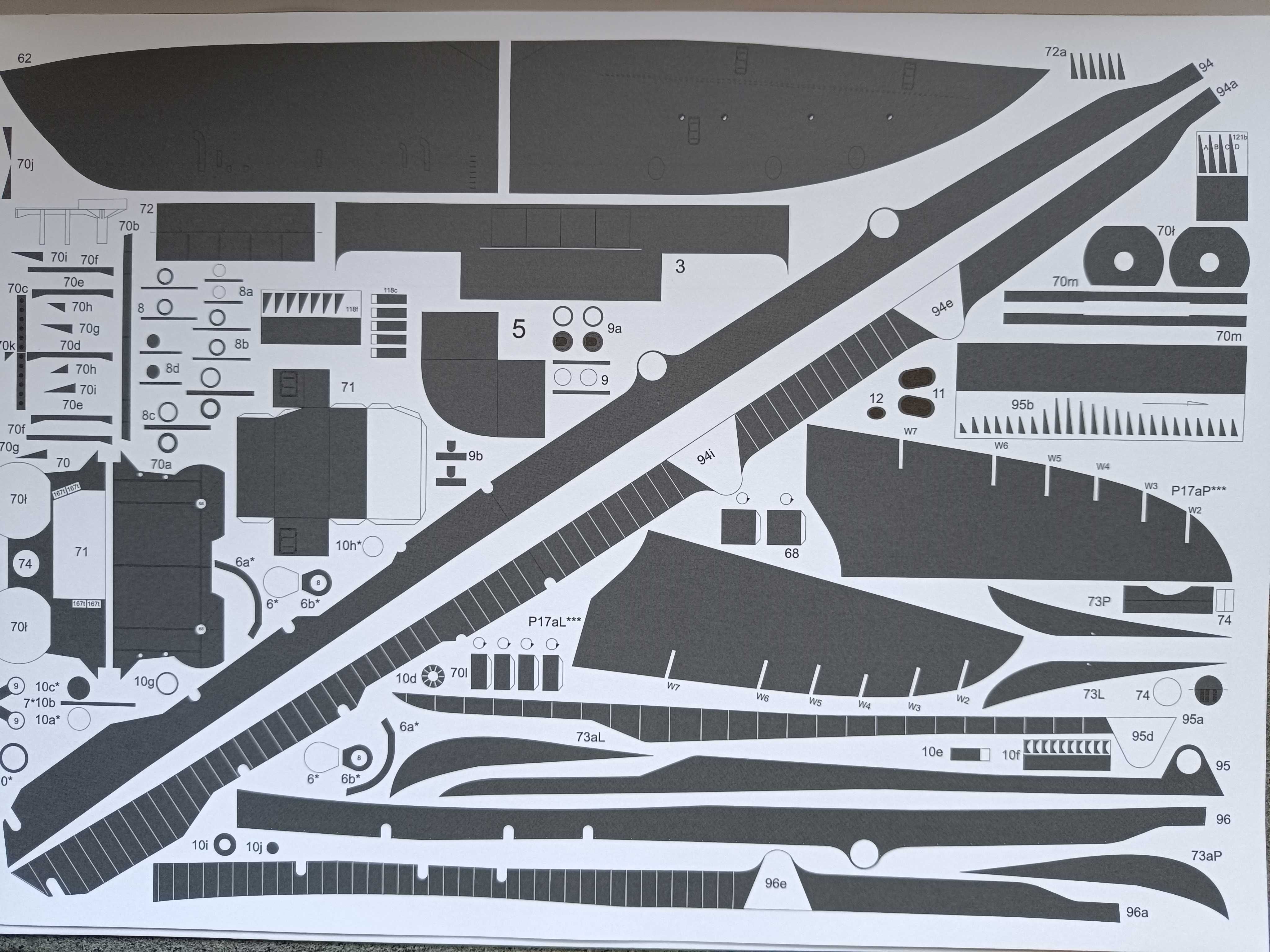 Model kartonowy Angraf 1/2013 : lotniskowiec  IJN TAIHO