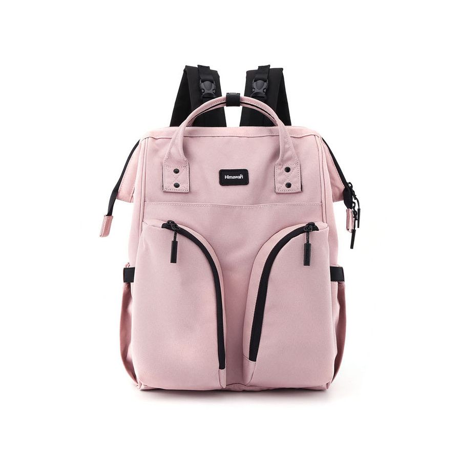 plecak typu mommy bag w różowym kolorze wyposażony w wiele